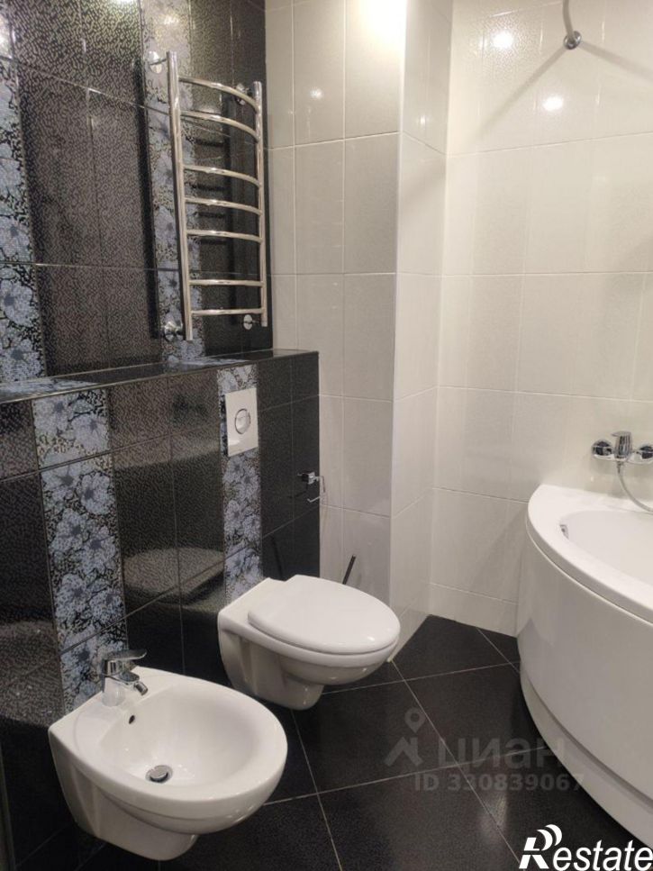 3-комн квартира б-р Космонавтов, 3Б,  д. 3Б