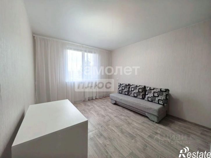 1-комн квартира б-р Космонавтов, 4,  д. 4