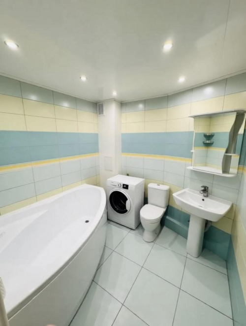 Продажа 3-комн квартиры Орджоникидзе б-р, 15