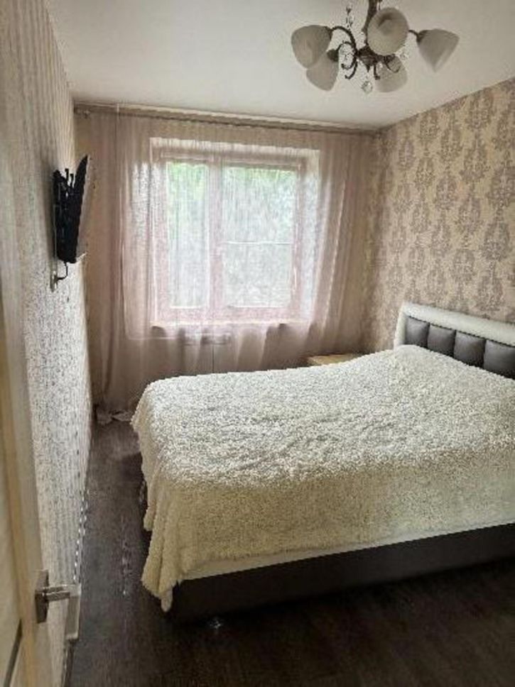 3-комн квартира Орджоникидзе б-р, 15