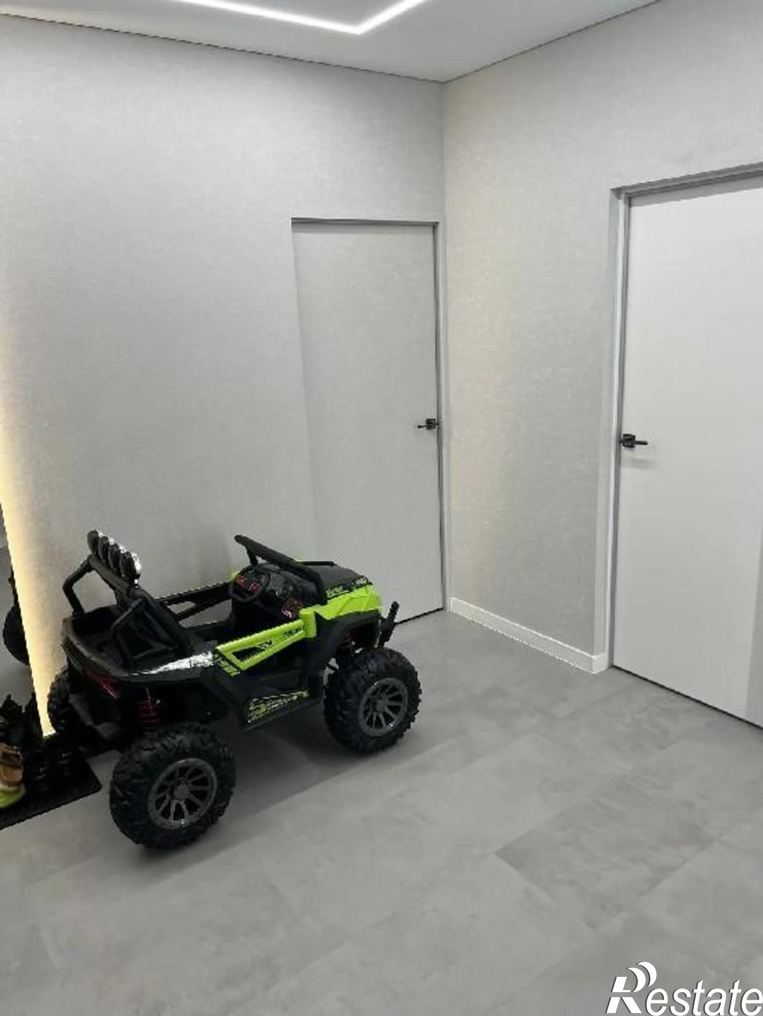 Купить квартиру за 12 875 000 рублей на Оптимистов пр-д, 9