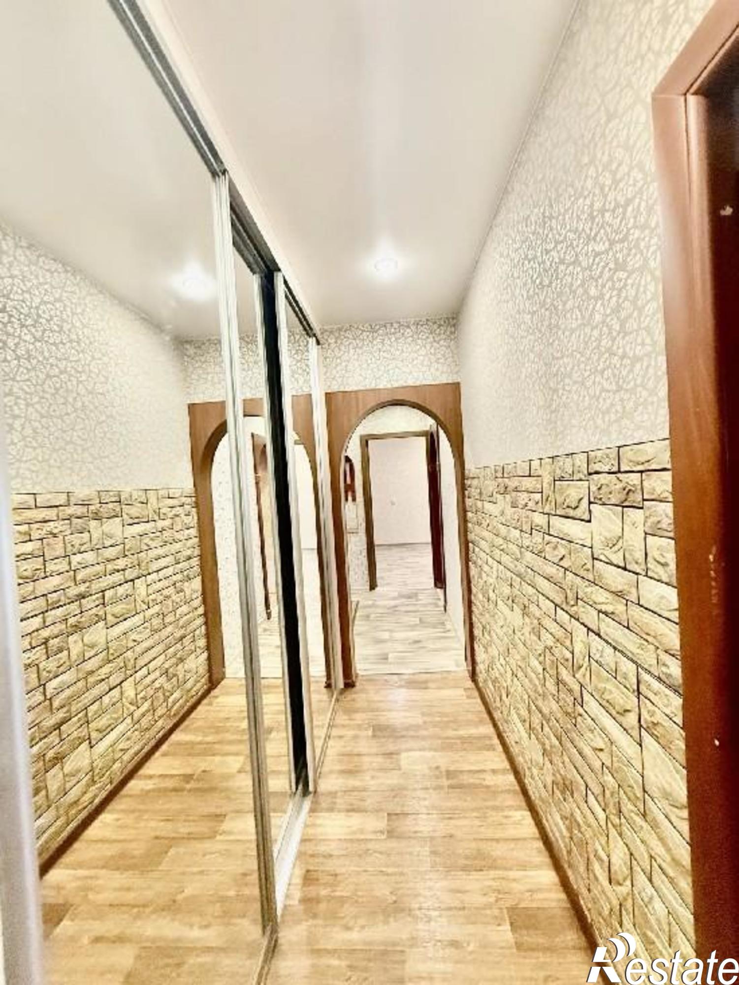 Купить квартиру за 6 286 000 рублей на Космонавтов б-р, 5