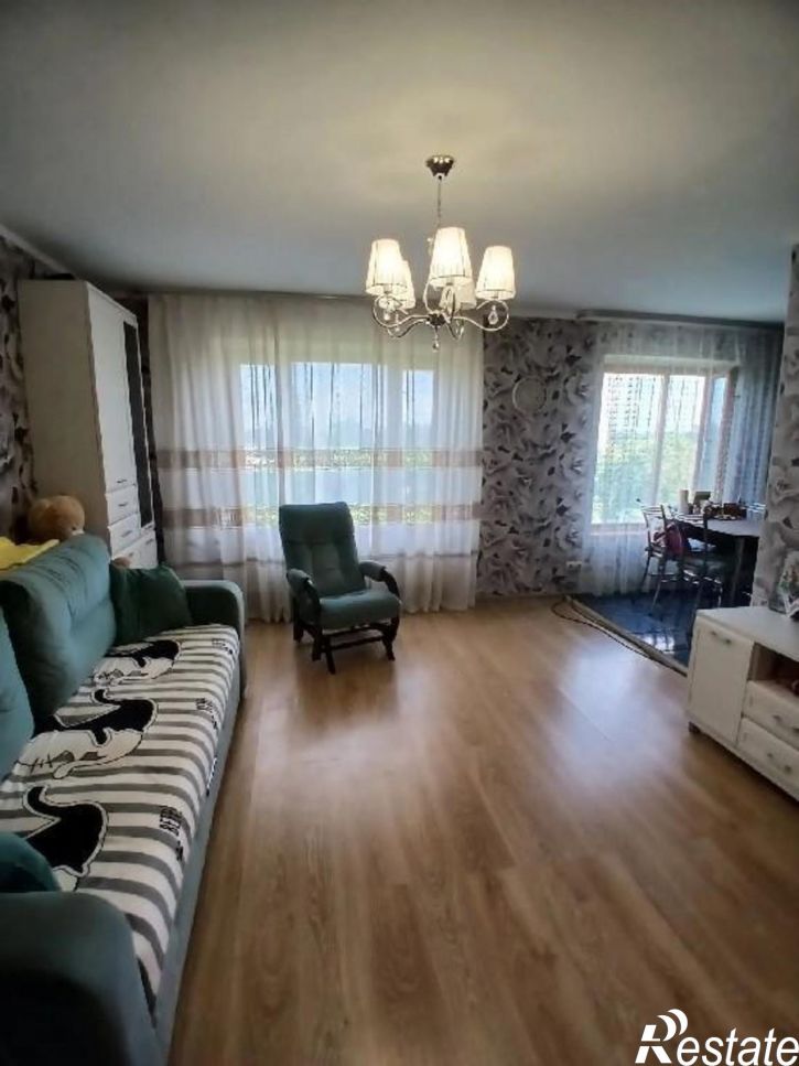 3-комн квартира Дзержинского, 75