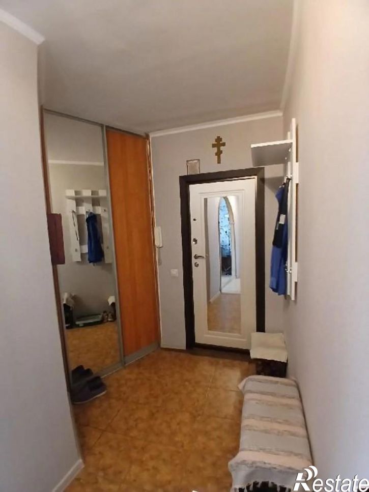 3-комн квартира Дзержинского, 75