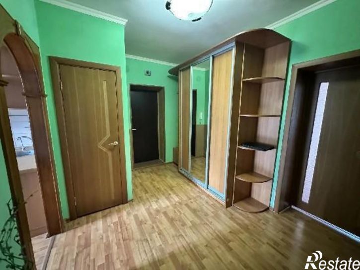 2-комн квартира Полякова, 24