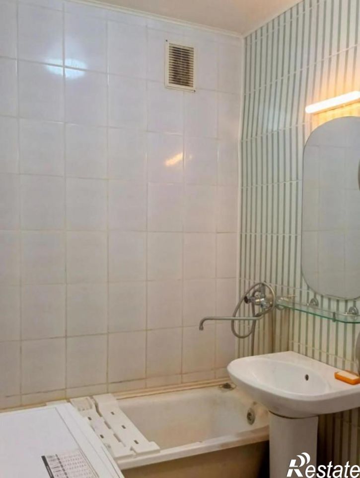 3-комн квартира Комсомольская, 42