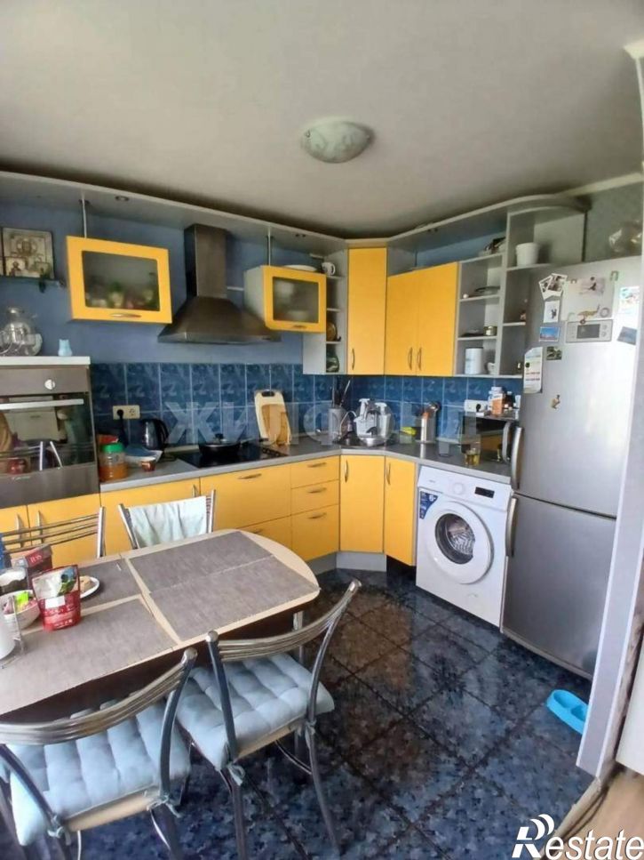 3-комн квартира Дзержинского улица, д.75