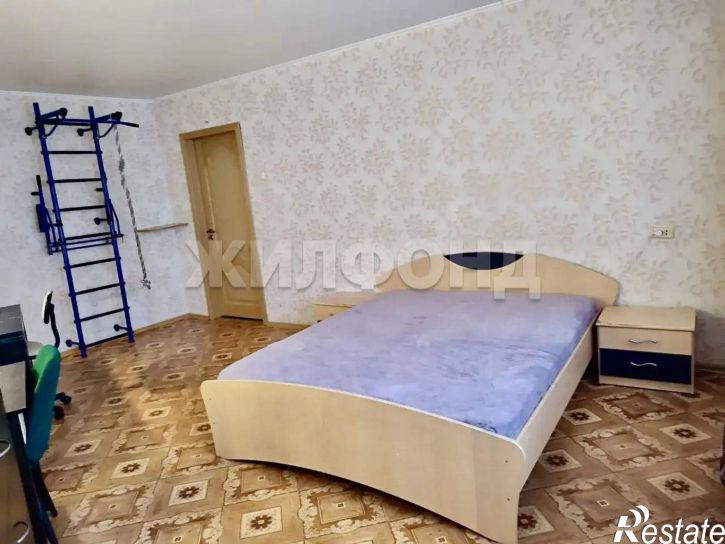 4-комн квартира Автостроителей улица, д.24