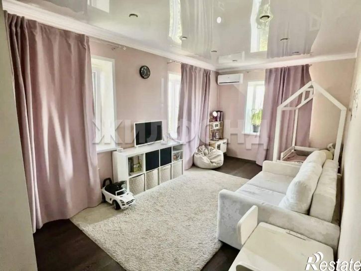 3-комн квартира Полякова улица, д.24
