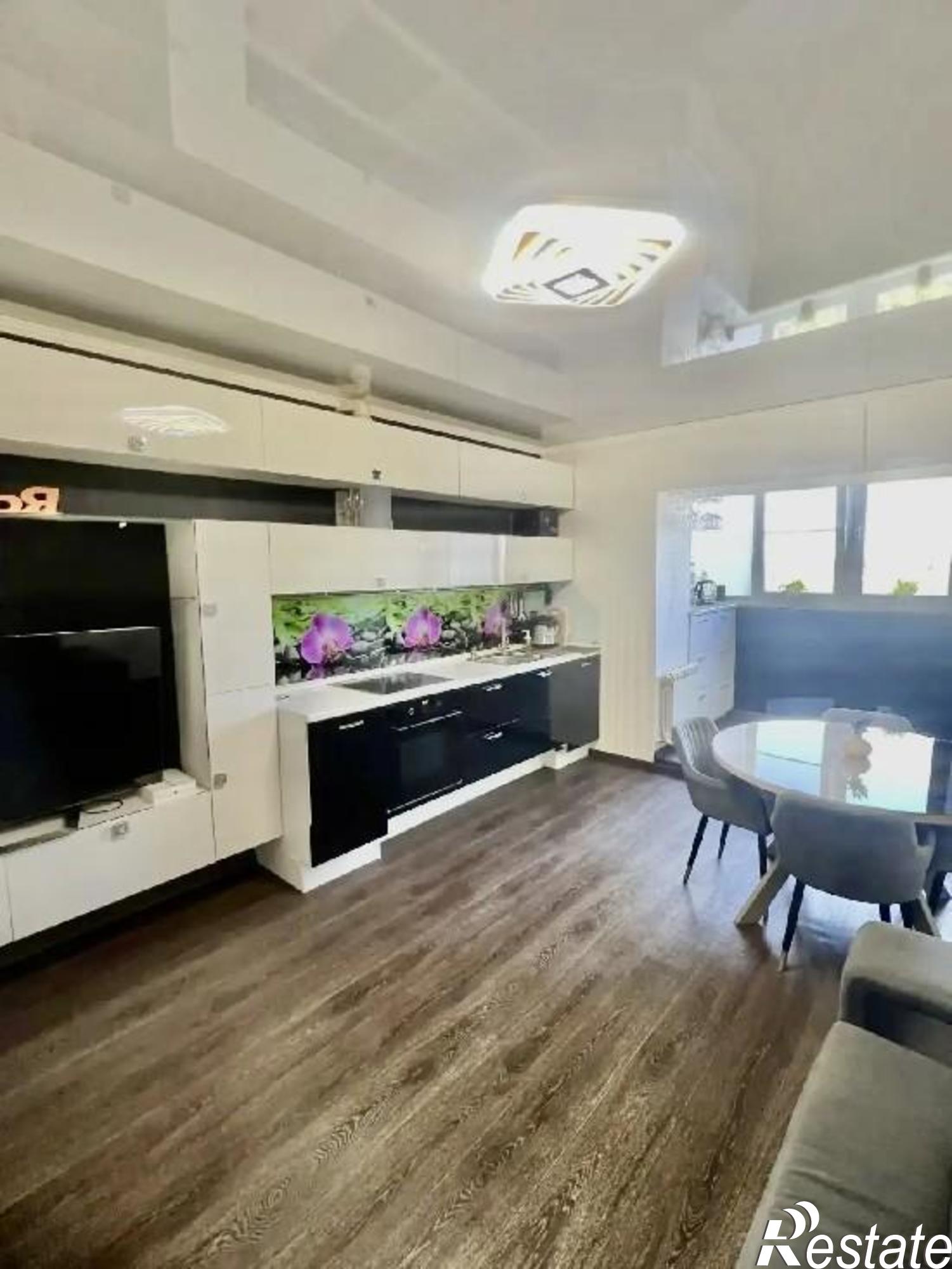 Купить квартиру за 11 845 000 рублей на Полякова, 24