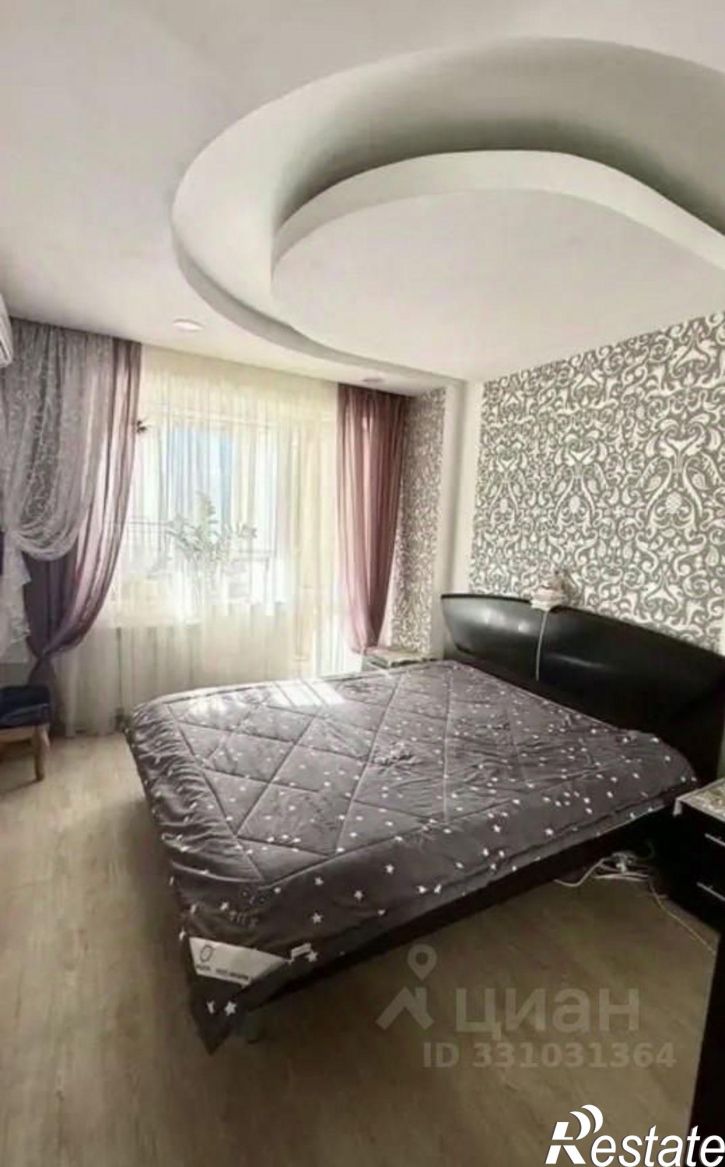3-комн квартира ул Автостроителей, 90,  д. 90