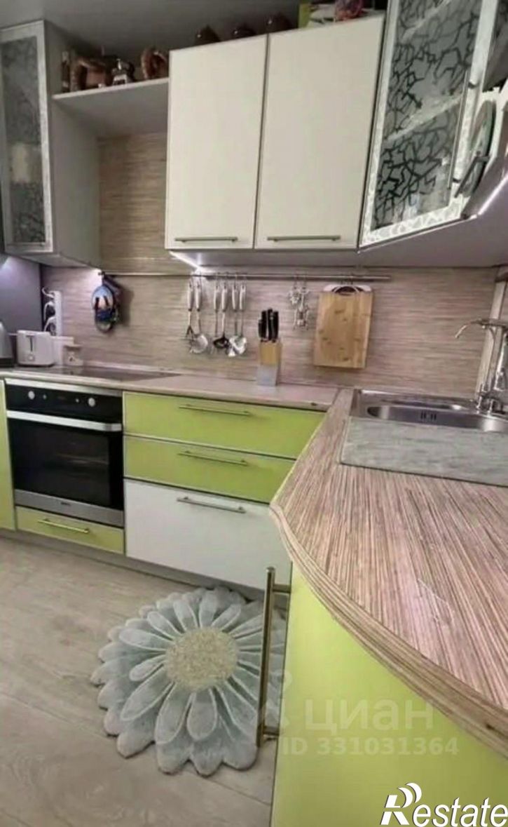 3-комн квартира ул Автостроителей, 90,  д. 90