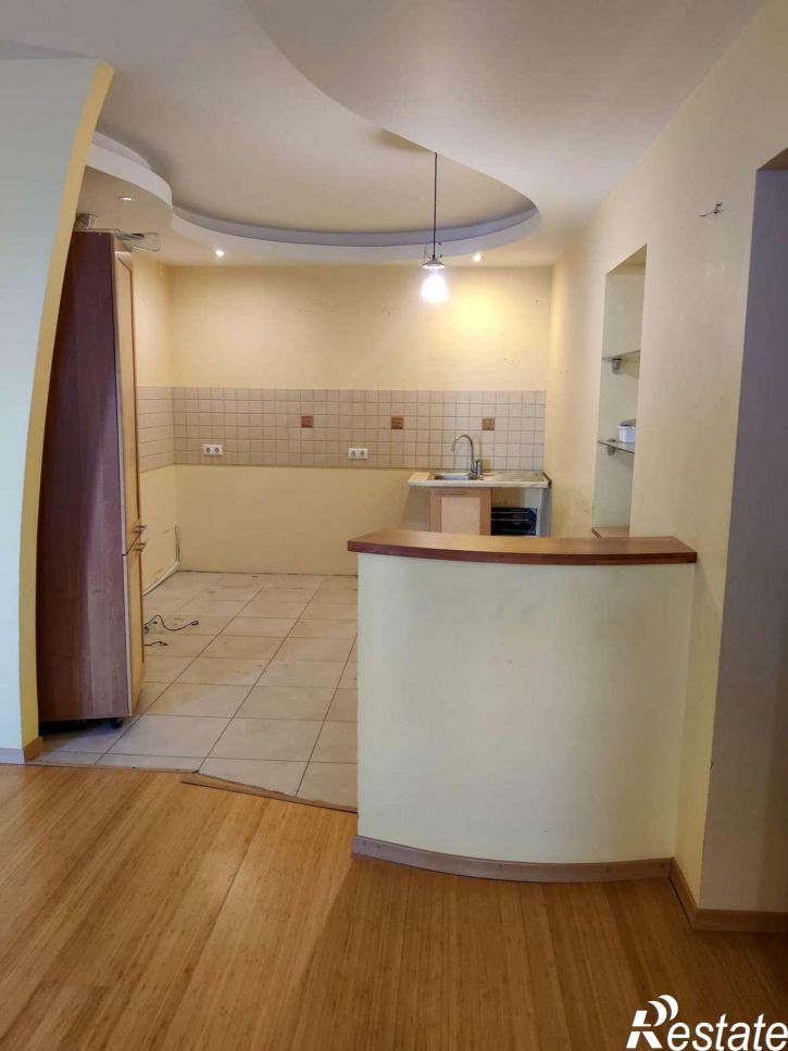4-комн квартира Ленинградская улица, 43