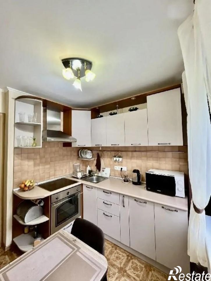 2-комн квартира Есенина, 14
