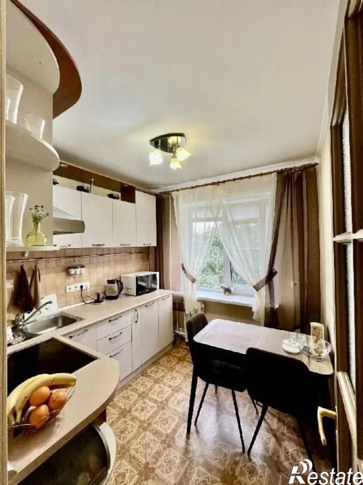 2-комн квартира Есенина, 14