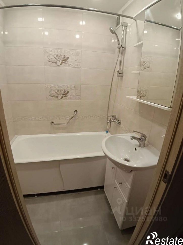 2-комн квартира б-р Космонавтов, 9,  д. 9
