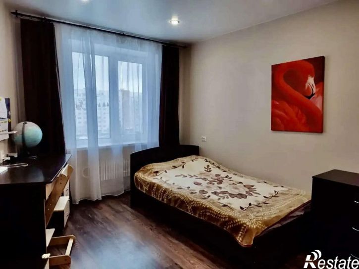 4-комн квартира Автостроителей улица, 24