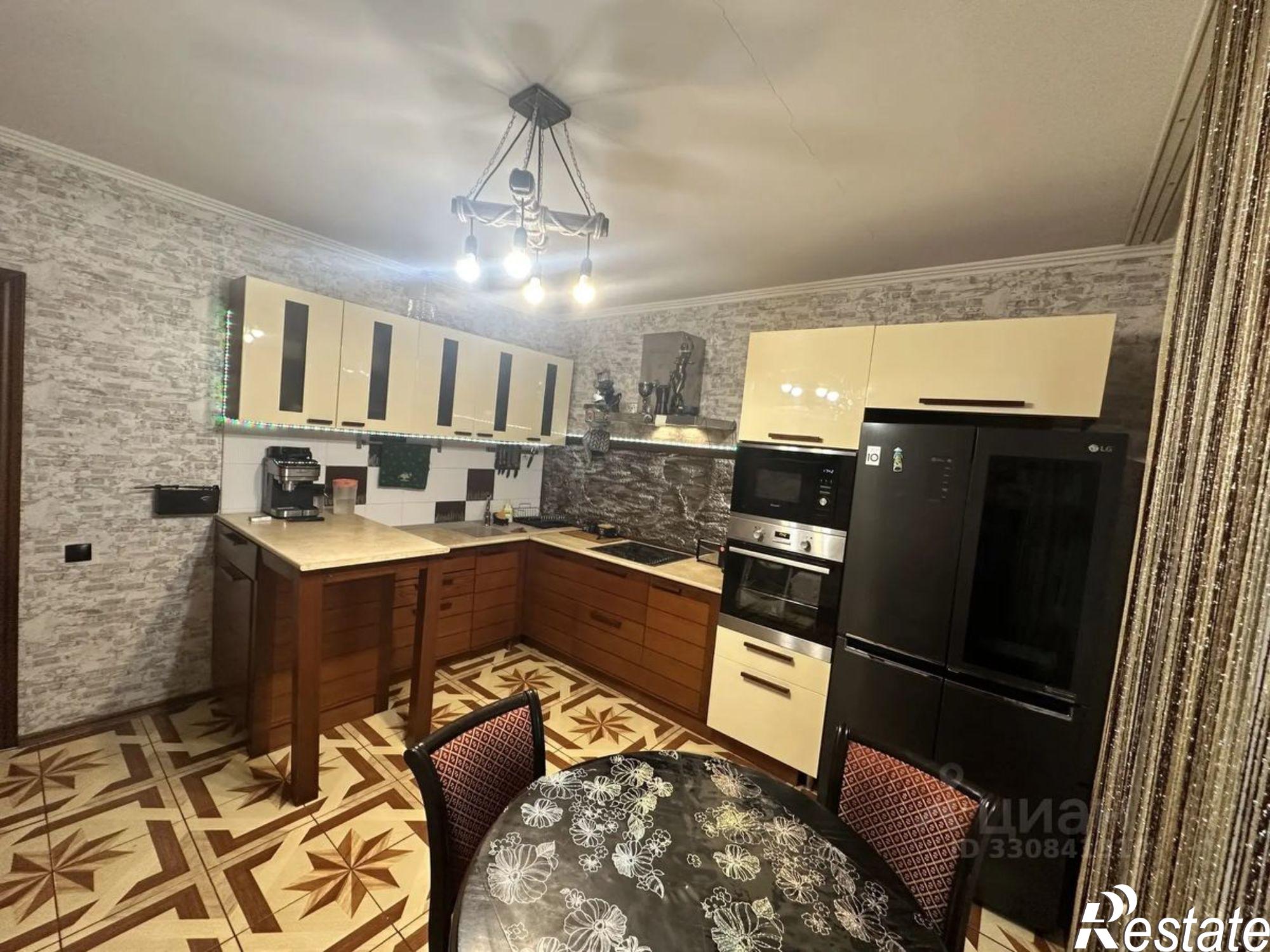 Купить квартиру за 11 000 000 рублей на ул Полякова, 30