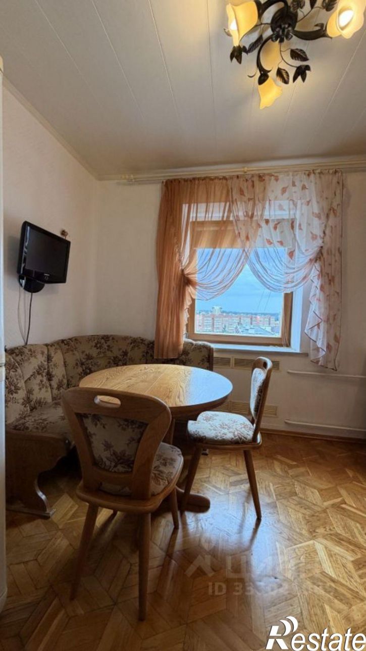 2-комн квартира ул 70 лет Октября, 15,  д. 15