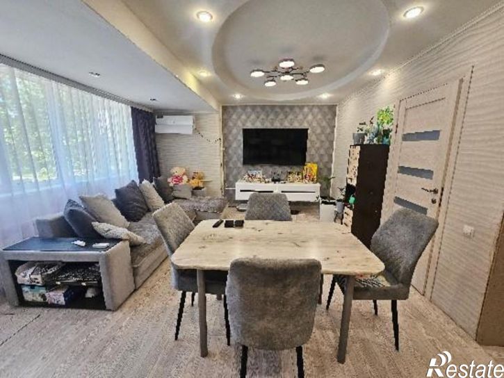 2-комн квартира Революционная, 50