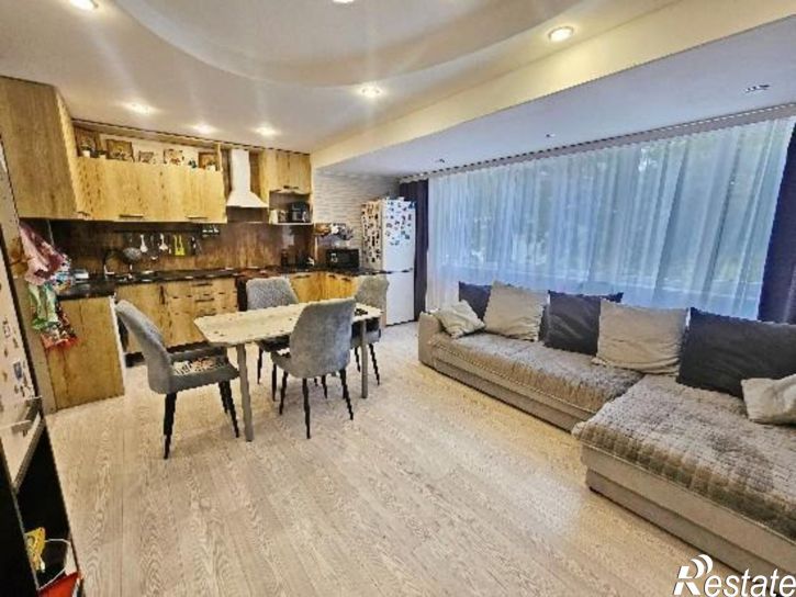 2-комн квартира Революционная, 50