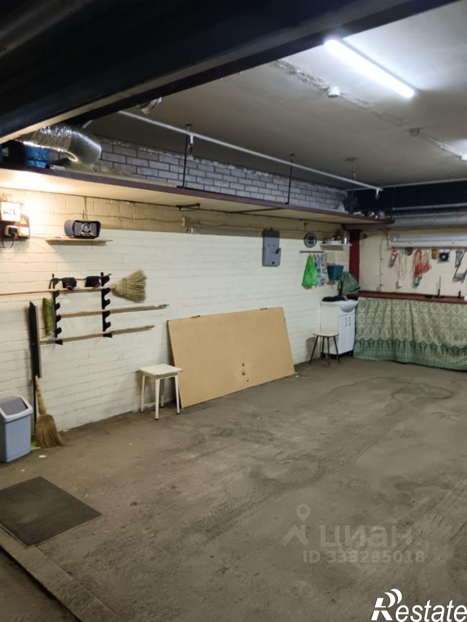 Купить гараж, место в паркинге за 1 750 020 рублей на ул Тополиная, 1А