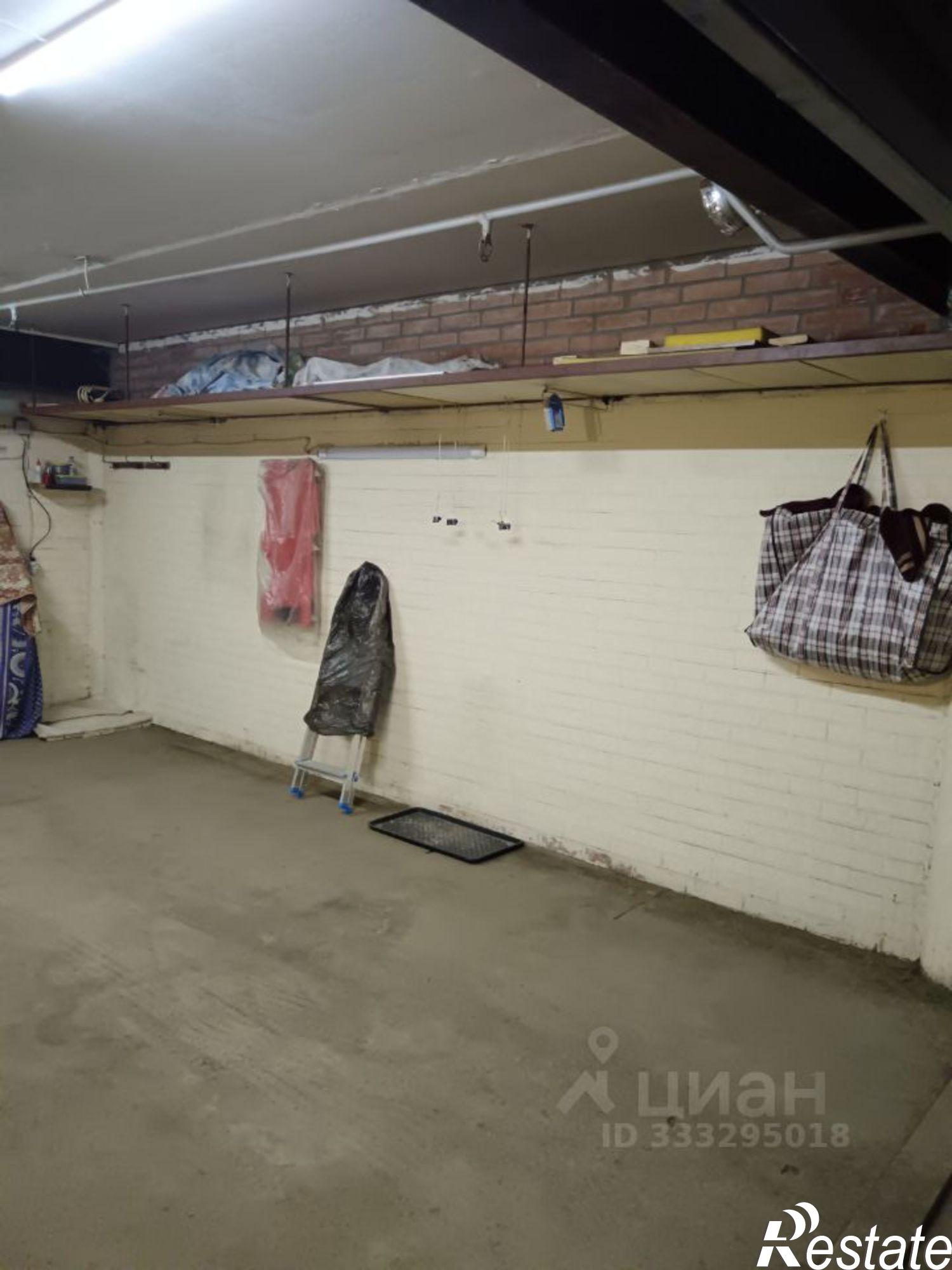 Купить гараж, место в паркинге за 1 750 020 рублей на ул Тополиная, 1А