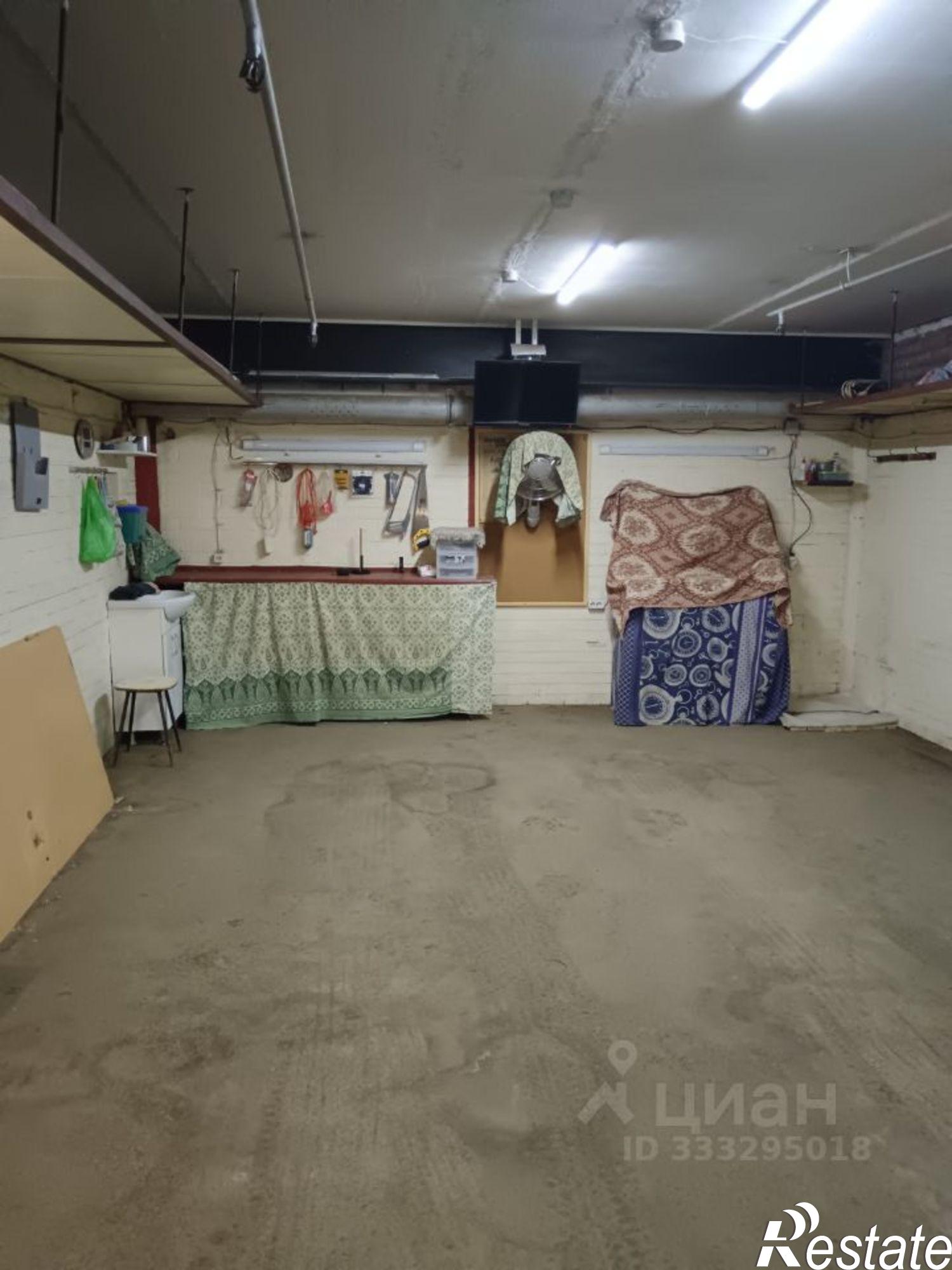 Купить гараж, место в паркинге за 1 750 020 рублей на ул Тополиная, 1А