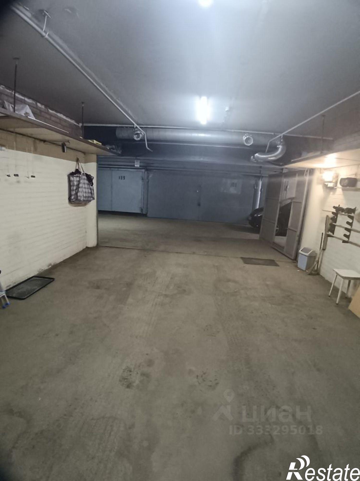 Купить гараж, место в паркинге за 1 750 020 рублей на ул Тополиная, 1А