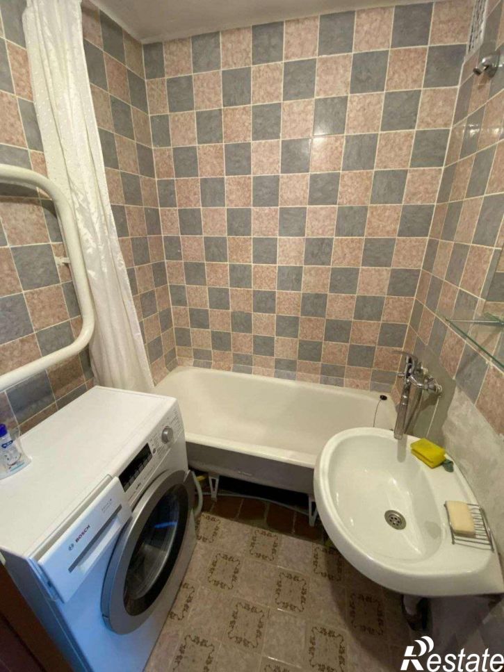2-комн квартира Автостроителей улица, 38