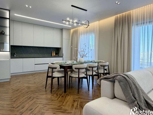 Продажа 3-комн квартиры Спортивная улица, 1М
