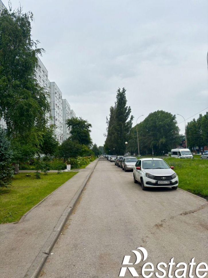 2-комн квартира улица Дзержинского, 49,  д. 49