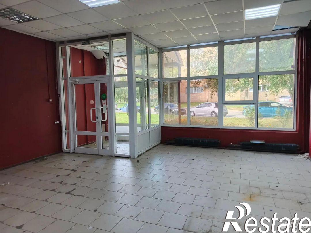 Купить торговое помещение за 6 756 000 рублей на Революционная улица, 13А