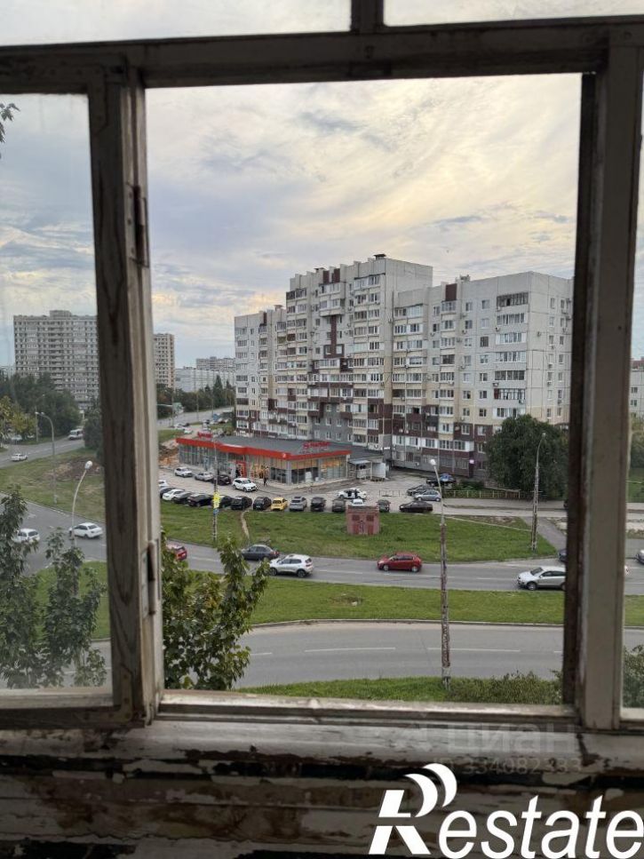 2-комн квартира улица Автостроителей, 11,  д. 11