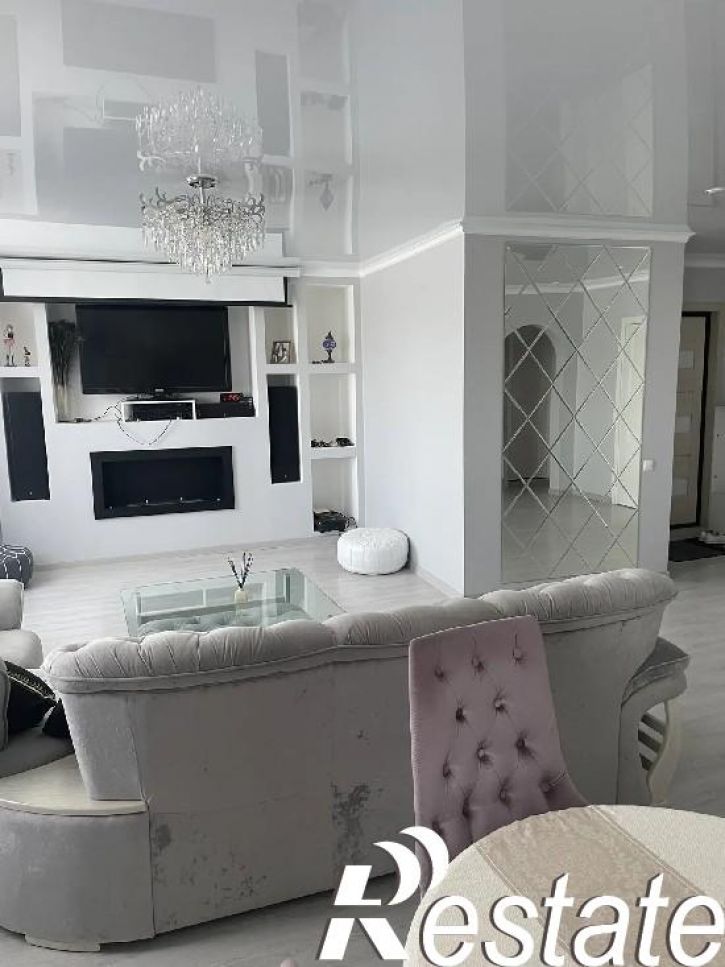 3-комн квартира Спортивная, 17А