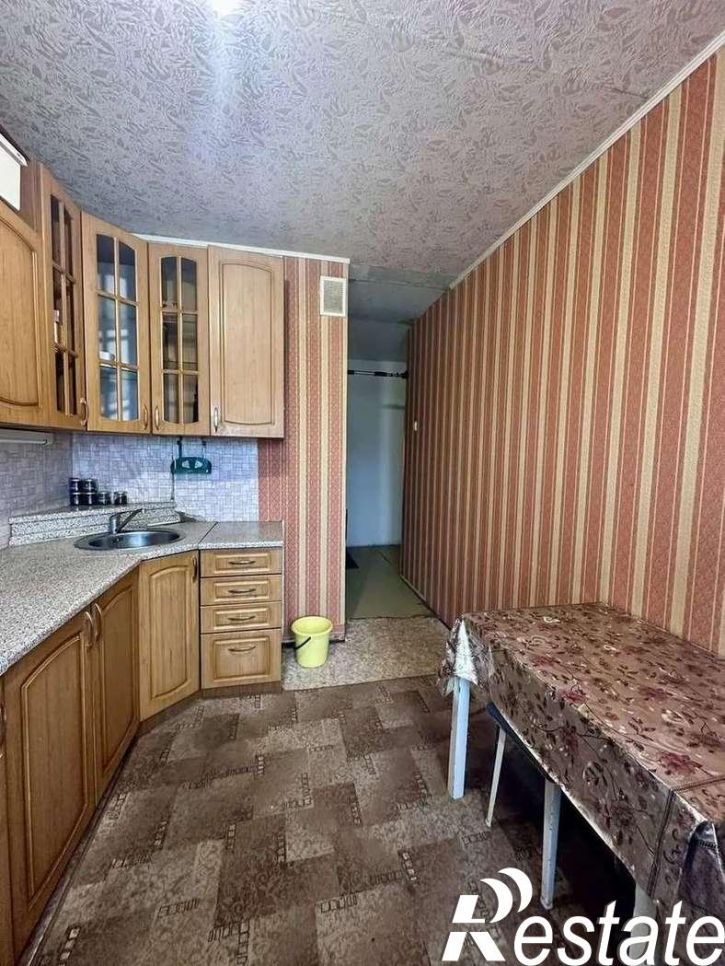 3-комн квартира Дзержинского улица, 31