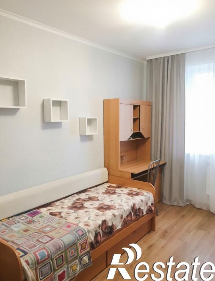 3-комн квартира Ворошилова, 4А