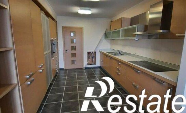 4-комн квартира проспект Степана Разина, 84,  д. 84